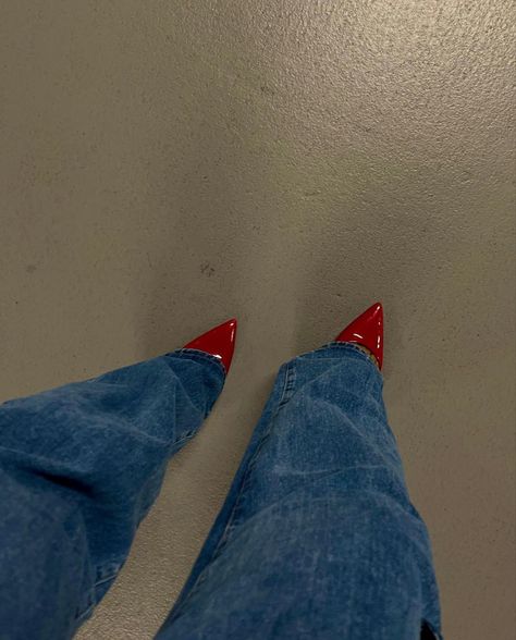 Red Heels Aesthetic, Red Heels Outfit, Jeans Inspiration, Bridal Stylist, Heels Aesthetic, Heels Outfits, Bead Charms Diy, Red High Heels, Instagram Makeup