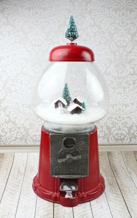 Make Gumball Machine Snow Globe Decor Bubble Gum Machine Craft, Making Snow Globes, Gumball Machine Craft, Diy Gumball Machine, Xmas Projects, Making Snow, Bubble Gum Machine, Gumball Machines, Christmas Home Decor Ideas