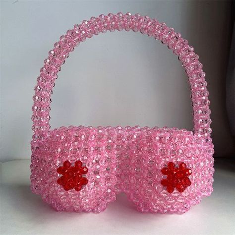 size: 28x7x12cm Handmade Beaded Bra Bag It's a great idea for party, beach or vacation. Cristal Bag, Pearl Beaded Bag, Beads Purse, Pearl Bags, Beaded Bra, Bead Bra, Beaded Crossbody Bag, Bra Bags, Hand Beaded Bag