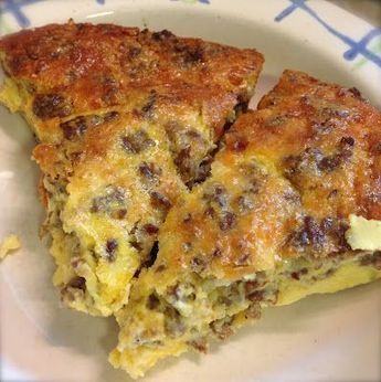 Sausage Cheese Quiche, Filet Mignon Chorizo, Quiche Recipes Crustless, Quiche Recipes Easy, Cheese Quiche, Breakfast Quiche, Crustless Quiche, Thm Recipes, Tater Tots