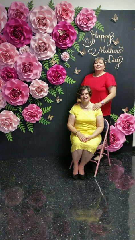 Carols_creationspapercrafting on instagram.  Backdrops Mother’s Day Photo Backdrop Ideas, Mother's Day Decorations Party Decor, Mothers Day Decorations Ideas, Mothers Day Backdrop Ideas, Mother’s Day Backdrop, Flower Backdrop Ideas, Mother’s Day Photo Booth For Church, Mother’s Day Photo Booth Backdrop, Mother’s Day Photo Backdrop