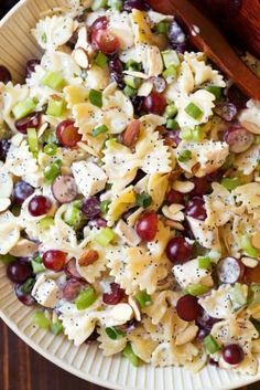 Pasta Salad With Grapes, Grape Pasta, Bow Tie Pasta Salad, Bowtie Pasta Salad, Chicken Pasta Salad Recipes, Salad With Grapes, Poppy Seed Chicken, Bow Tie Pasta, Grape Recipes