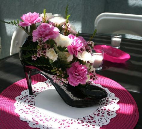 Shoe centerpieces High Heel Shoe Centerpiece, Shoe Centerpieces, Lavender Birthday, Birthday Table Decorations, 50th Birthday Ideas, Tafel Decor, 50th Bday, Flower Shoes, Birthday Table