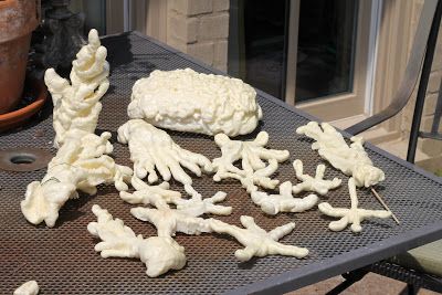 Miss Kopy Kat: DIY Coral with spray foam! Diy Coral, Decor Marin, Kat Diy, Under The Sea Theme, Diy Home Decor Ideas, Spray Foam, Under The Sea Party, Sea Theme, Mermaid Birthday Party