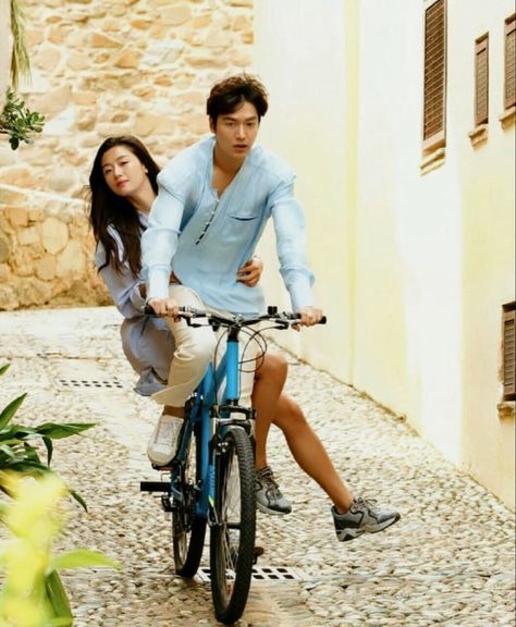 Legend Of Blue Sea, Legend Of The Blue Sea, Korean Couple Photoshoot, Lee Min Ho Photos, Jun Ji Hyun, Two Worlds, Taehyung Photoshoot, Korean Drama Best, Korean Couple