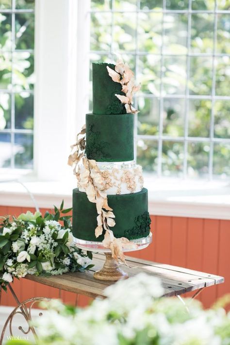 #wedluxe #wedluxemagazine #green #cake #confectionery #foliage #white #gold Forest Quinceanera, Huge Wedding Cakes, Travis Wedding, Orchid Cake, Quinceanera Theme, Cake Centerpieces, Green Wedding Cake, Quinceanera Cakes, Wedding Cake Tops