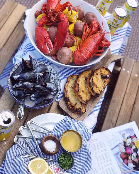 Low Key New England Summer Bucket List | New England Lobster Bake | Clambake Recipe Clambake Recipe, Lobster Bake Party, Massachusetts Trip, July Aesthetic, New England Summer, Lobster Bake, Food Set Up, Oyster Roast, Lobster Dinner