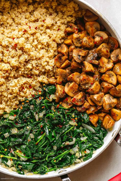 Healthy Dinner Recipes With Quinoa, Quinoa Cauliflower Recipes, Popular Vegan Recipes, Spinach Mushroom Quinoa, Healthy Mushroom Recipes Clean Eating, Warm Quinoa Recipes, Quinoa Dinners, Meat Free Dinners, Quinoa Dinner Recipes