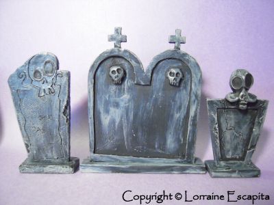 Nightmare Before Christmas Tombstones by DFLY Creations Nightmare Before Christmas Tombstones, Victorian Headstones, Nightmare Before Christmas Props, Nightmare Before Christmas Cemetery, Nightmare Before Christmas Graveyard, Halloween Stones, Halloween Tombstones Diy, Miniatures Halloween, Outdoor Christmas Diy