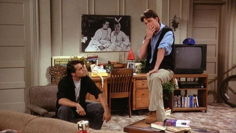 bad living rooms #SOdomino #room #sitting Joey And Chandler, Friends Joey, Chandler Friends, Joey Chandler, Friends Apartment, Smelly Cat, Friends Episodes, Joey Tribbiani, Laurel And Hardy