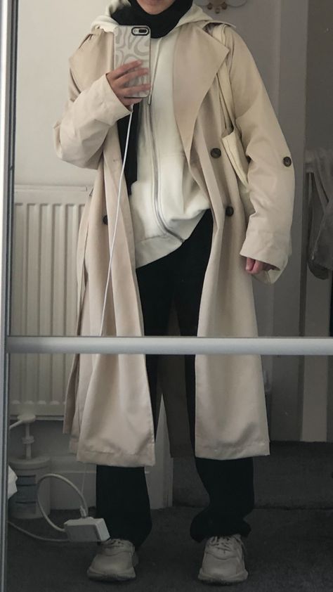 Beige Jacket Outfit Hijab, Beige Trench Coat Outfit Hijab, Nude Outfits Hijab, Uni Outfits Hijab, Uni Hijabi Outfits, Nude Dress Outfits, Hijab Fashion Aesthetic, Beige Jacket Outfit, Beige Coat Outfit