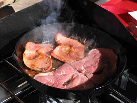 Every "old time" Southern cook has their version of this one.  This is how my Mom taught me to prepare this breakfast treat.  To this day, if the country ham has been cured properly for at least a year, I would rather have it on my plate than any other meat (including steak).  We always had a country ham breakfast on Christmas morning! Country Ham Recipes, Poppy Seed Rolls, Red Eye Gravy, Ham Slices, Ham Breakfast, Country Ham, Recipes Bread, Pork Ham, Southern Dishes