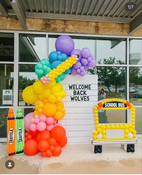 Back To School Display, School Display, Pink Toes, School Displays, Back To School Party, Preschool Graduation, Kindergarten Graduation, Welcome Back To School, School Event