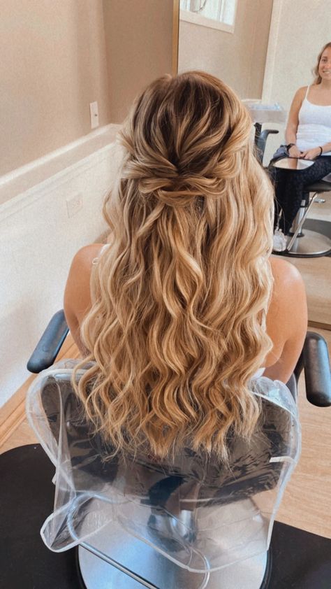 DOWN STYLES Hair Styles Prom, Prom Hair Up, Prom Hair Styles, Bridesmaid Hair Inspo, Down Styles, Bridal Hair Half Up, Bridemaids Hairstyles, Cute Prom Hairstyles, Boho Bridal Hair