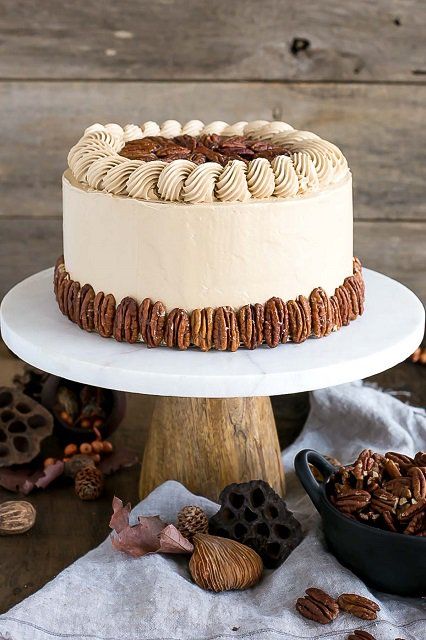 Pecan Pie Cake, Brown Sugar Cakes, Fall Cake Recipes, Southern Cake, Whiskey Cake, Thanksgiving Cakes, Pumpkin Recipes Dessert, Fall Cakes, Classic Cake