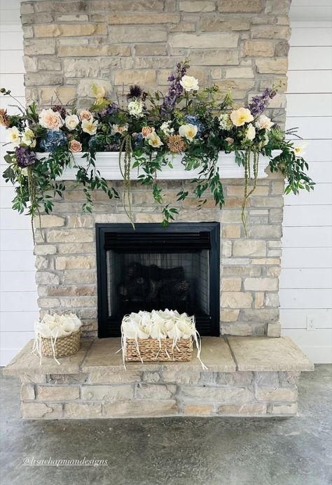 Wedding Mantel Flowers, Wedding Fireplace Decorations, Floral Fireplace, Mantel Flowers, Wedding Fireplace, Fireplace Mantle Decor, My Colors, Floral Arrangements Wedding, Fireplace Mantle