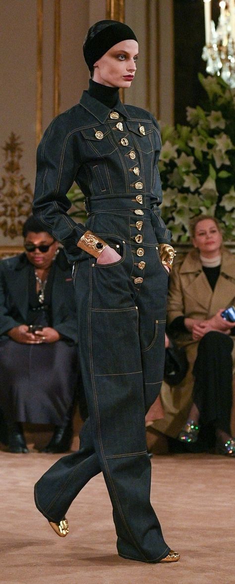 Schaperelli Ready To Wear, Schiaparelli Denim, Schiaparelli Ss24, Bollywood Nails, Schiaparelli Ss23, Schaperelli Couture, Schiaparelli Runway, Schiaparelli 2023, Paddock Fashion