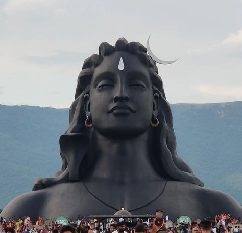 Isha Yoga Temple, Temple Sculpture, Isha Yoga, Pictures Of Shiva, Yoga Center, Bust Sculpture, Ancient Temples, India Travel, Girls Out