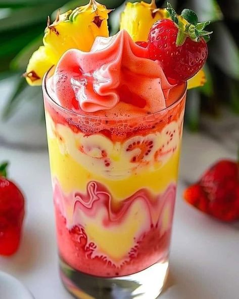 Strawberry Pina Colada Smoothie, Pins Colada, Pina Colada Smoothie Recipe, Piña Colada Smoothie, Pina Colada Smoothie, Healthy Cheesecake, Pineapple Chunks, Dessert Salads, Smoothie Ingredients