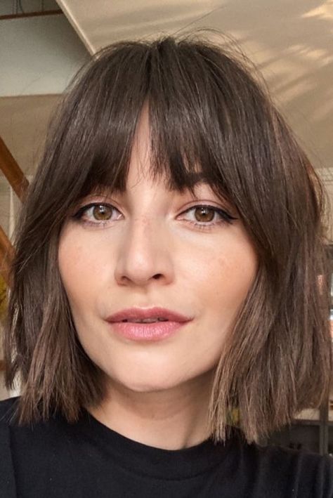 soft fringe and face framing bob cut Bob French Bangs, Midi Bob With Bangs, Midi Bob Haircut With Bangs, Bob With Fringe Fine Hair, Midi Haircut, Razor Bob, Platinum Blonde Bobs, Bob Haircuts With Bangs, Modern Bob