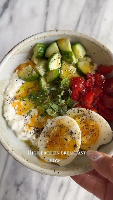 Melissa on Instagram: "HIGH PROTEIN SAVORY COTTAGE CHEESE BOWL If you are looking for a protein packed meal to have for a breakfast, lunch, or snack option, Try this loaded savory cottage cheese bowls. Super delicious and satisfying. What’s in my savory cottage cheese bowl: 1. Whole milk cottage cheese 2. Diced Persian cucumbers 3. Chopped cherry tomatoes 4. Air fryer hard boiled egg 5. Fresh basil 6. Olive oil 7. Salt + pepper 8. Optional: drizzle of hot honey . . #cottagecheese #cottagecheesebowl #cottagecheeserecipes #savorycottagecheesebowl #savorybreakfast #highproteinmeals #highproteinrecipes #easymeal #quickmeal" Cottage Cheese Savory Breakfast, Whole Food High Protein Meals, Cottage Cheese Fruit Bowl, Cottage Cheese Bowl Breakfast Ideas, Savory Cottage Cheese Bowl, Whole Foods Lunch, Ways To Eat Cottage Cheese, Savory Cottage Cheese, Cottage Cheese Bowls