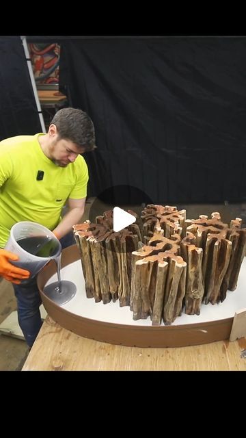 TotalBoat | Don't miss the grand finale of this incredible epoxy table project by @modustrialmaker! 😯 Mike found this rare Mexican log wood at his... | Instagram Diy Resin Furniture, Log Furniture Plans, Woodworking Projects Table, Diy Resin Table, Resin And Wood Diy, Epoxy Resin Diy, Cool Wood Projects, Epoxy Table, Resin Furniture