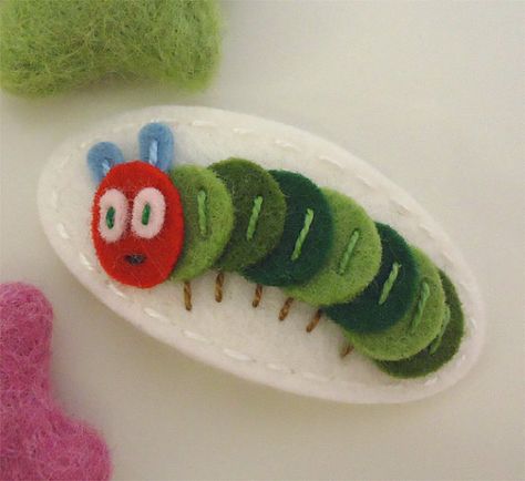 NO SLIP Wool felt hair clip Ciel the caterpillar by MayCrimson Felt Hair Clips, Eric Carle, Felt Brooch, Hungry Caterpillar, Holly Leaf, Felt Ornaments, Felt Animals, Felt Flowers, Felting Projects