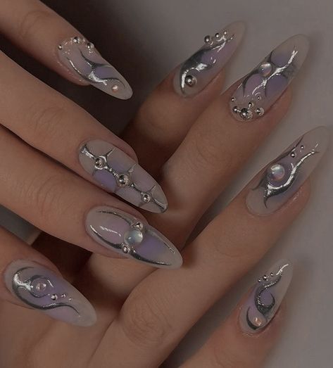 Futuristic Nails Aesthetic, Techno Nails Ideas, Acrylic Nail Designs Goth, Newjeans Nails Designs, Goth Coquette Nails, Grunge Acrylic Nails Aesthetic, Cybersigil Nails, Molten Nails, Sci Fi Nails