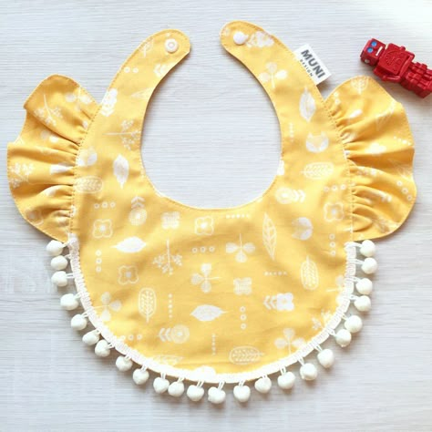 Bib Designs Ideas, Bib For Baby, Bib Design, Yellow Forest, Baby Bibs Patterns, Sewing Baby Clothes, Bib Pattern, Baby Sewing Projects, Baby Sewing Patterns