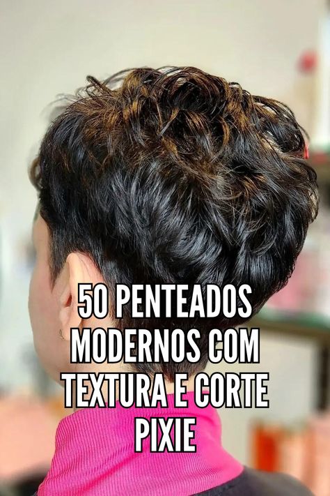 O corte pixie texturizado para cabelos ondulados oferece-lhe uma versatilidade de penteado sem fim. Tem muitas camadas cortadas, o que o torna num estilo moderno e desarrumado. // Crédito da foto: instagram @picadoporcarley Corte Pixie, Penteado Cabelo Curto, Foto Instagram, Women's Fashion, Instagram