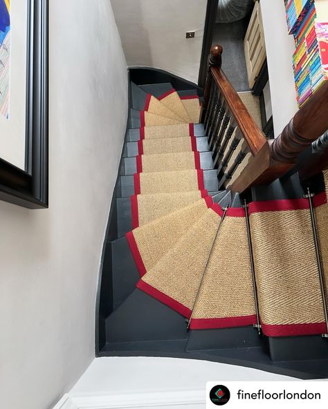 Got turning steps and want a stair runner?? No problem. Get in touch for details ⬇️⬇️ #stairrunners #staircarpet #sisal #natural #blackstairs #darkinteriors Black Stairs, Staircase Makeover, Stair Runners, Dark Interiors, Carpet Stairs, Stair Runner, July 12, No Problem, Turning