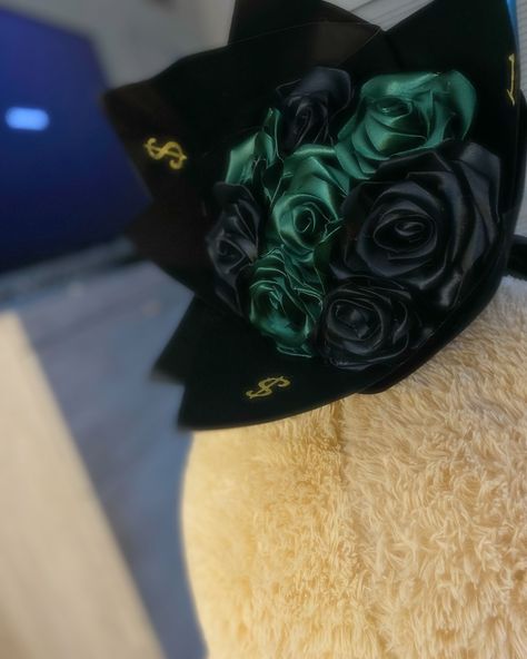 Small bouquets are for sale at the starting price of $10 🌲♟️ Order yours today! Directly message me to order. 🌲♟️ #roses #flowers #bouquet #green #black #gold #eternalroses #foreverflowers #florist #explorepage #explore Roses Flowers Bouquet, Bouquet Green, Forever Flowers, Small Bouquet, Party Planning, Flowers Bouquet, Bouquets, Florist, Roses