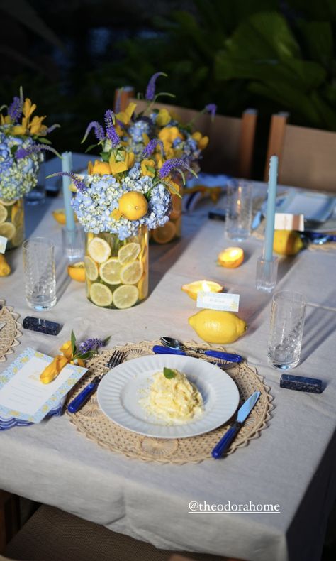 Italian Bridal Showers, Sicilian Wedding, Lemon Themed Bridal Shower, Italian Dinner Party, Italian Party, Dinner Party Decorations, Amalfi Coast Wedding, Lemonade Party, Dinner Party Themes