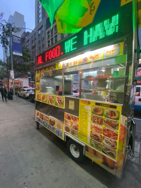 Dont underestimate a good food truck! In N Out Food Truck, Food Truck Mac And Cheese, Nyc Food Trucks, New York Food Trucks, Portland Food Trucks, Kei Truck Food Truck, Concession Trailer, Nyc Food, I ❤ Ny