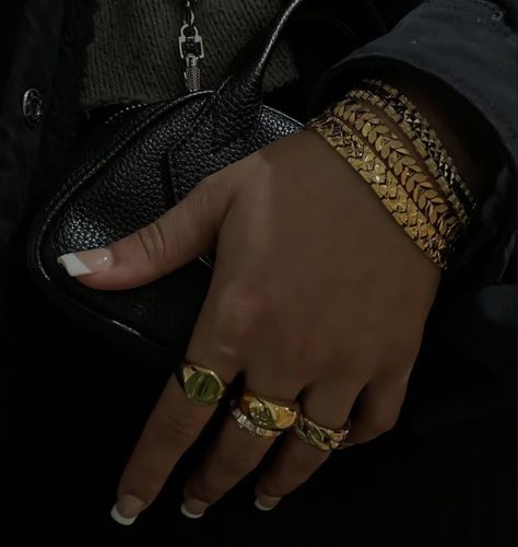 Black Woman Accessories, Rings Black Women, Accessories Black Women, Dope Jewelry Accessories, Indie Jewelry, Wrist Jewelry, Luxe Jewelry, Jewelry Accessories Ideas, Nail Jewelry