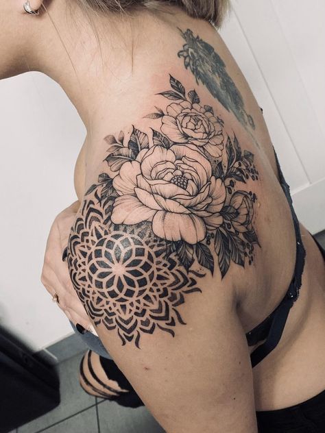 Back Tattoo Women Full, Shoulder Piece Tattoo, Shoulder Cap Tattoo, Shoulder Sleeve Tattoos, Shoulder Tats, Mandala Flower Tattoos, Tattoo Shoulder, Flower Tattoo Shoulder, Forearm Tattoo Women