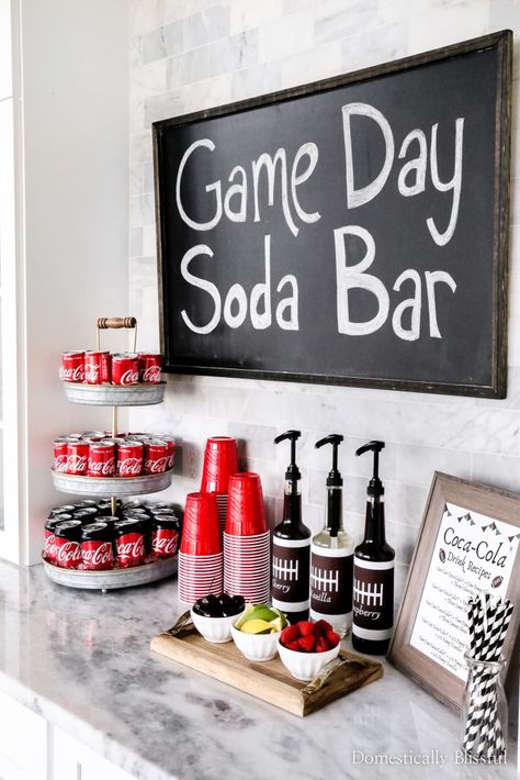 Festa Rock Roll, Fun Drink Recipe, Soda Bar, Football Parties, Drink Stand, Soda Drink, Movie Night Party, Football Decorations, Beach Hats