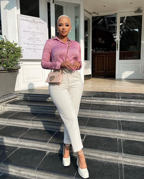 Mihlali Ndamase (@mihlalii_n) • Instagram photos and videos Mihali Ndamase, Short Evening Dresses Classy, Mihlali Ndamase, Bald Hairstyles, Chic Fits, Ladies Suits, Buzz Cuts, Beyonce Style, Friday Outfit