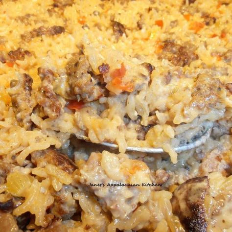 Sausage and Rice Casserole - This was dinner tonight. Delicious and so easy!! Sausage And Rice Casserole, Ground Sausage Recipes, Sausage And Rice, Sausage Rice, Rice Casserole Recipes, Sausage Dishes, Sausage Casserole, Rice Casserole, Sausage Breakfast