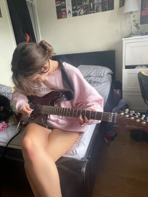 Electric Guitar Girl Aesthetic, Playing Electric Guitar Aesthetic, Girl Playing Guitar Aesthetic, Guitar Player Aesthetic, Aesthetic Rock And Roll, Girl With Electric Guitar, Guitar Playing Aesthetic, Electric Guitar Girl, Girl Playing Electric Guitar