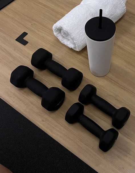 Dumbbell Aesthetic, Home Gym Workout, Yoga Sculpt, Fitness Vision Board, Music Cover Photos, Home Exercises, Workout Equipment, Dumbbell Set, Exercise & Fitness Equipment