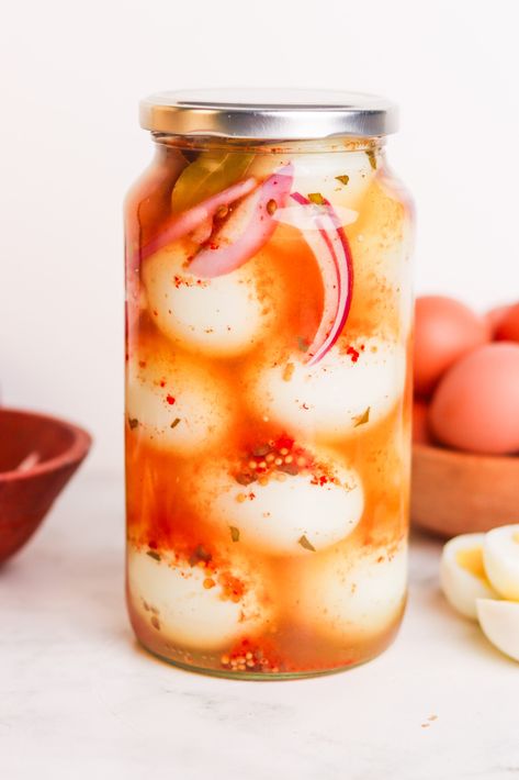 Perfect Pickled Eggs Asian Pickled Eggs, German Pickled Eggs, Pickled Eggs Recipe Easy, Recipe For Pickled Eggs, Refrigerator Canning, Spicy Pickled Eggs Recipe, Spicy Pickled Eggs, Canning Meals, Baked Bree Recipe