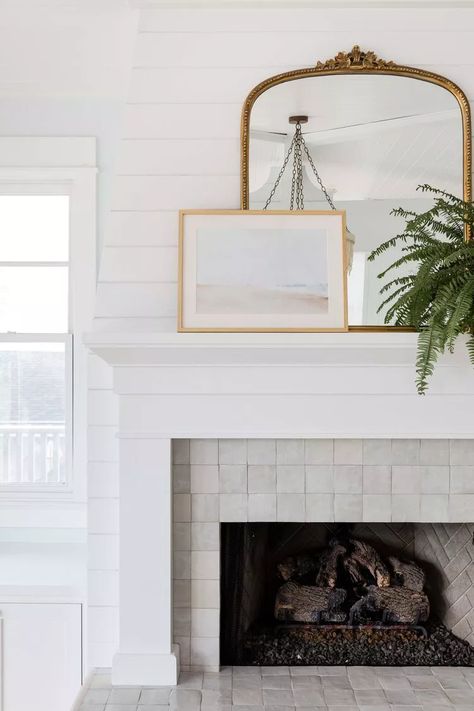 35 Mantel Décor Ideas That Look Amazing in Any Space