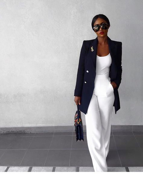 Classic black and white always looks good together! Business Outfit, Black Women Fashion, Work Outfits Women, Professional Outfits, Black Blazer, Looks Style, Work Attire, Business Outfits, White Pants