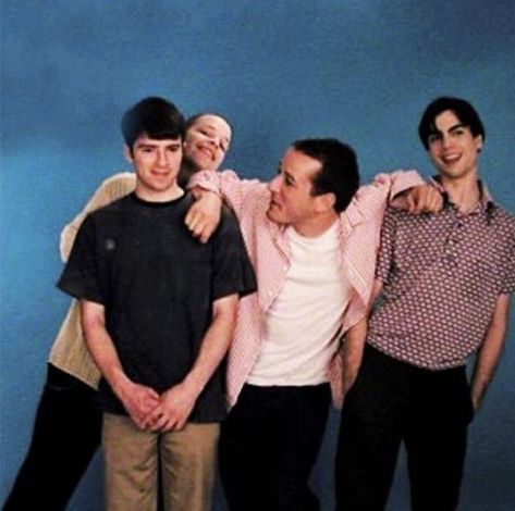 Weezer Photos, Wallflower Aesthetic, Weezer Band, Rivers Cuomo, Buddy Holly, Having No Friends, Zoo Wee Mama, Weezer, Music People