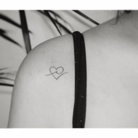 Malta Tattoo Ideas, Heart Wave Tattoo, Malta Tattoo, Tattoos Minimal, Wave Tattoos, Small Wave Tattoo, Matching Best Friend Tattoos, Matching Sister Tattoos, Spine Tattoos For Women