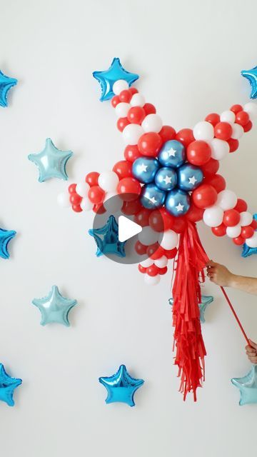 Lilly Roman on Instagram: "Fourth of July Star Wand! Use this technique to turn any balloon piece into a parade pole 🧨💙🎈" 4th Of July Balloon Columns, Fourth Of July Balloons, Flag Balloon Wall, Fourth Of July Balloon Column, Usa Balloon Garland, Star Wand, July 1, July 4th, Fourth Of July