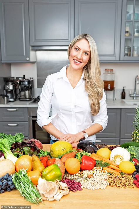 DR MEGAN ROSSI reveals how you can add many years to your life by changing your diet  | Daily Mail Online Eat More Plants, Energy Harvesting, Better Digestion, Gut Microbiota, Tasty Vegetarian Recipes, Health Nut, Scientific Research, Health Blog, Youthful Skin