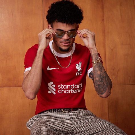 Luis Fernando Díaz on Twitter: "🌊😎❤️ https://t.co/Xkls71tBRR" / Twitter Football Pfp, Liverpool Fc Team, Football Liverpool, Luis Diaz, Camisa Adidas, Liverpool Wallpapers, Salah Liverpool, Liverpool Players, Football Fashion