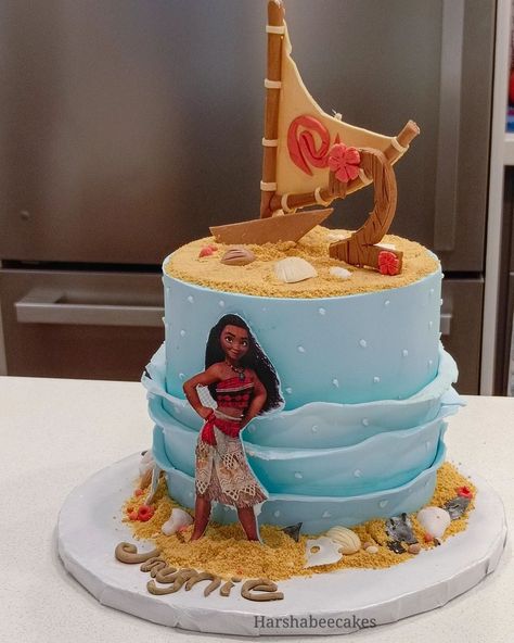 Moana themed cake for Jaynie second birthday #harshabeecakes #cakesinlagos #cakesinedmonton #cakesinstyle #moanathemedcake #fondantcake #cakeforkids #yegbaker #lagosbaker Moana Smash Cake, Moana Themed Cake, Moana Birthday Cake, Moana Cake, Bee Cakes, Moana Birthday, Snack Cake, August 11, Smash Cake